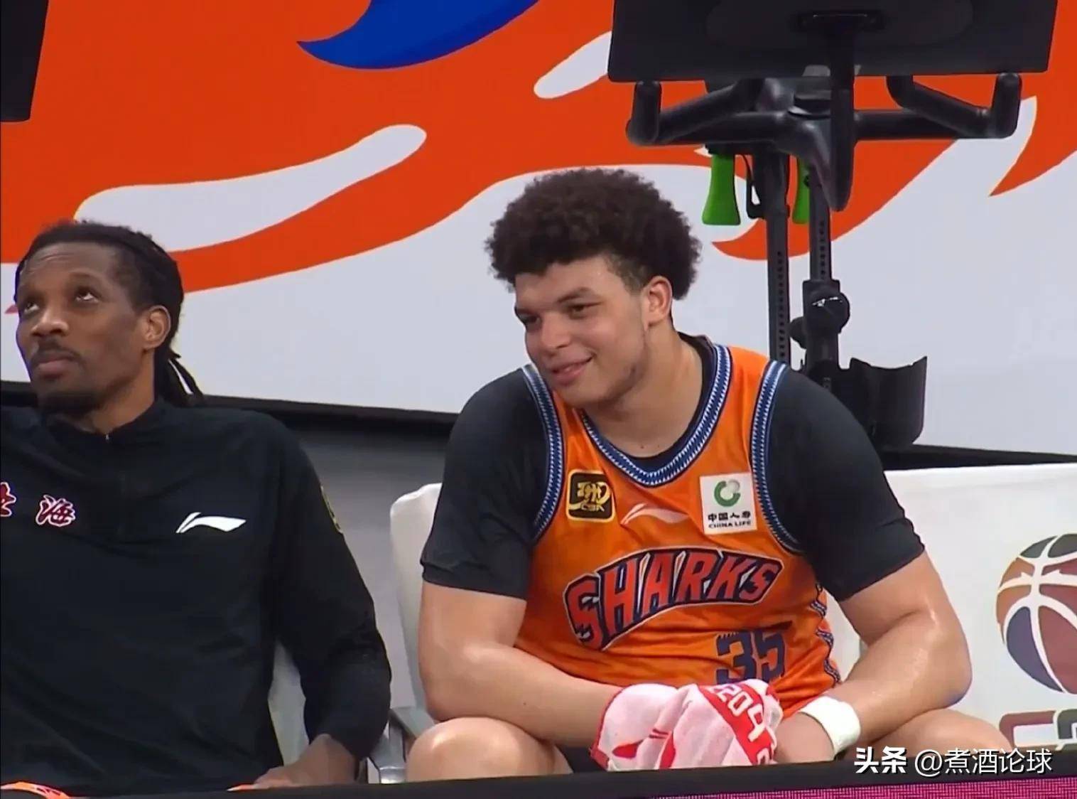 包含出色发挥首场状态出色,法国队观众沸腾!,穆雷重返赛场引发球迷热议的词条 包含出色发挥首场状态出色,法国队观众沸腾!,穆雷重返赛场引发球迷热议的词条