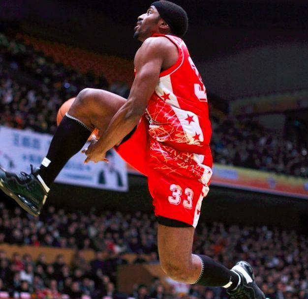 冰球赛场再起风云：漠南赤兔队爆冷漠南火箭队，新援首秀制胜外援联手发威的简单介绍